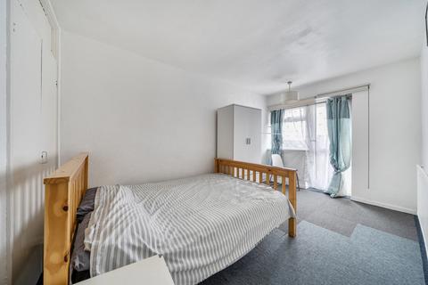 3 bedroom apartment for sale, St. Saviours Estate, London