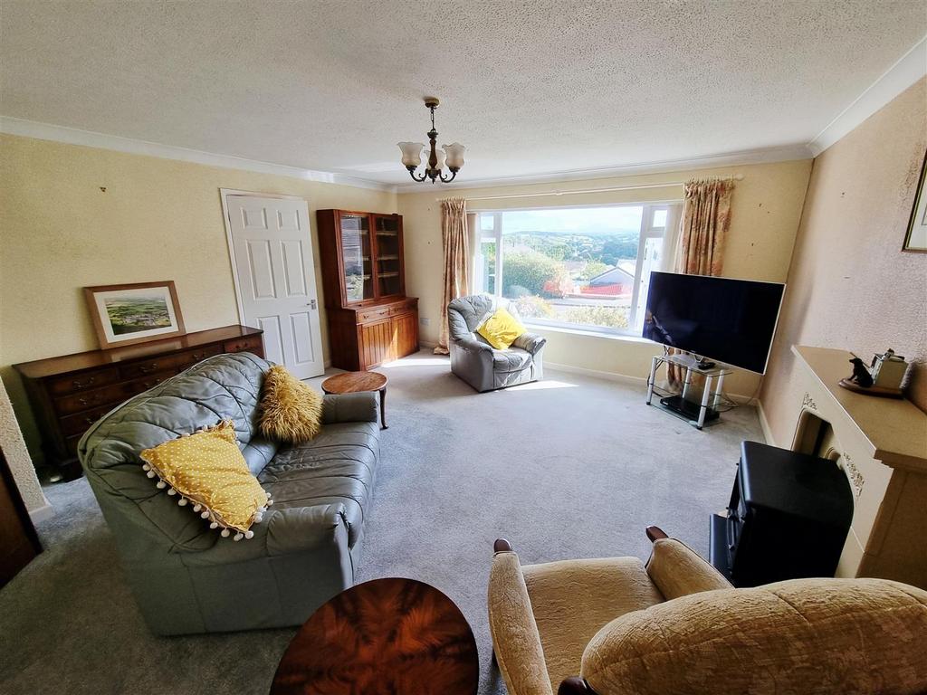 Sitting room 1.jpg