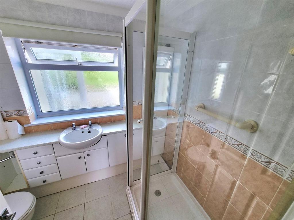 Shower room.jpg