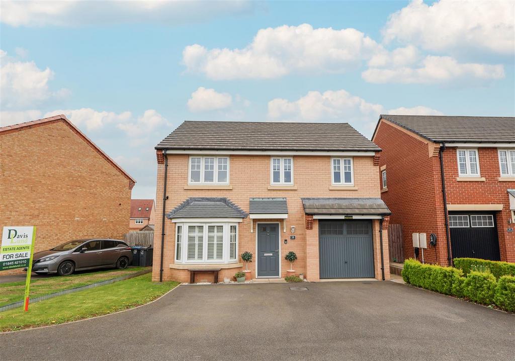 4 bedroom detached house for sale