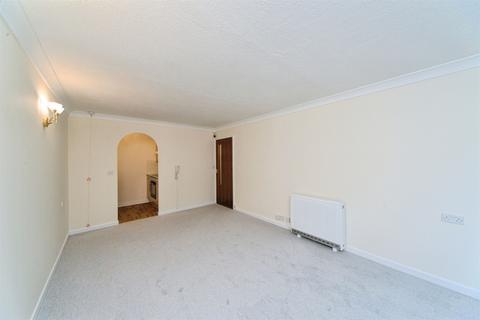 1 bedroom retirement property to rent, 3 Homegate House, 20/27 The Avenue BN21