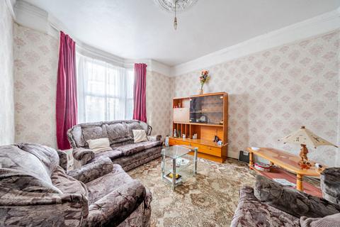 3 bedroom terraced house for sale, Franciscan Road, Tooting, London, SW17