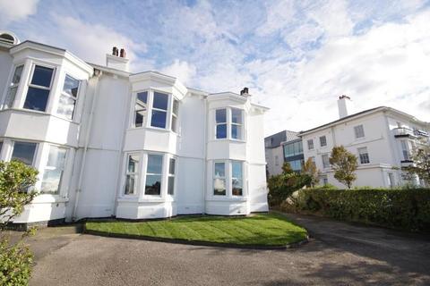 3 bedroom apartment to rent, Promenade, Southport PR8