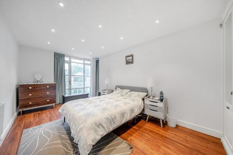 1 bedroom flat for sale, Eleanor Close, London, SE16