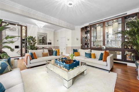 4 bedroom apartment for sale, Mount Street, Mayfair, London W1K