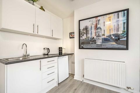1 bedroom flat to rent, Portobello Road, London W11
