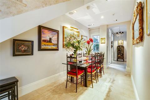 4 bedroom flat to rent, Elvaston Place, London SW7