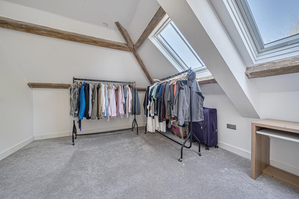 Dressing room/ Bedroom