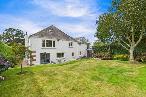 3 bedroom detached house for sale, St Saviour / Trinity Border