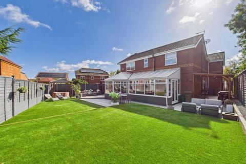 4 bedroom detached house for sale, Birch Close, Hessle