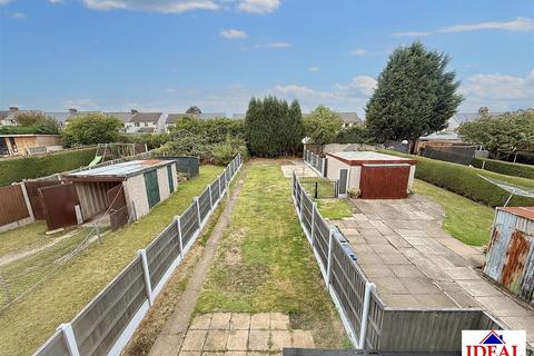 27 Cemetery Road, Woodlands, Doncaster, DN6 7RX