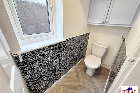 27 Cemetery Road, Woodlands, Doncaster, DN6 7RX