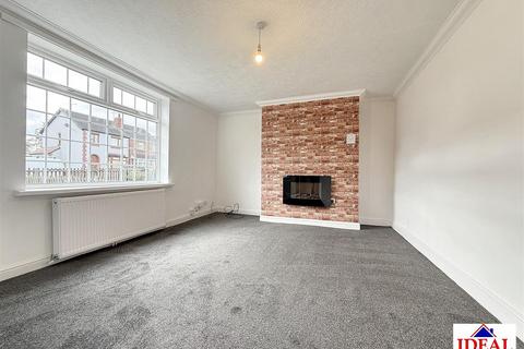 27 Cemetery Road, Woodlands, Doncaster, DN6 7RX