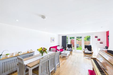 31 Viney Bank, Croydon, CR0 9JS