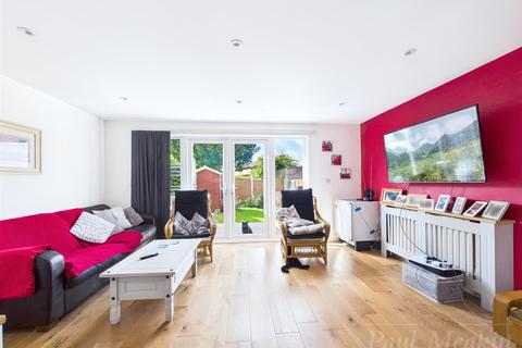 31 Viney Bank, Croydon, CR0 9JS