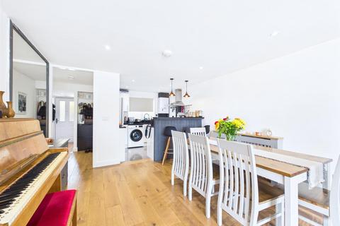 31 Viney Bank, Croydon, CR0 9JS