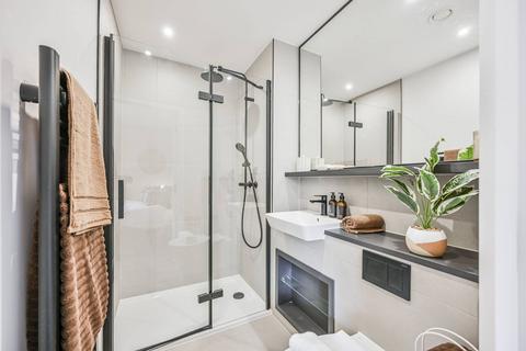 2 bedroom flat for sale, North Gate Park, London N15