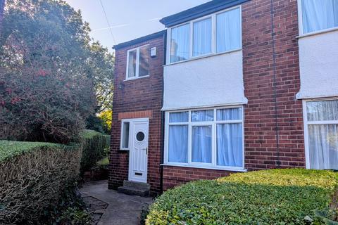 3 bedroom house to rent, Kelso Gardens, Woodhouse, Leeds
