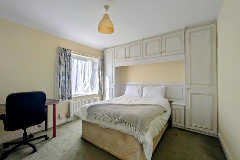 3 bedroom house to rent, Kelso Gardens, Woodhouse, Leeds