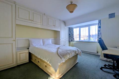3 bedroom house to rent, Kelso Gardens, Woodhouse, Leeds