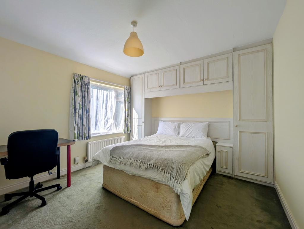 58 Kelso Gardens Bedroom