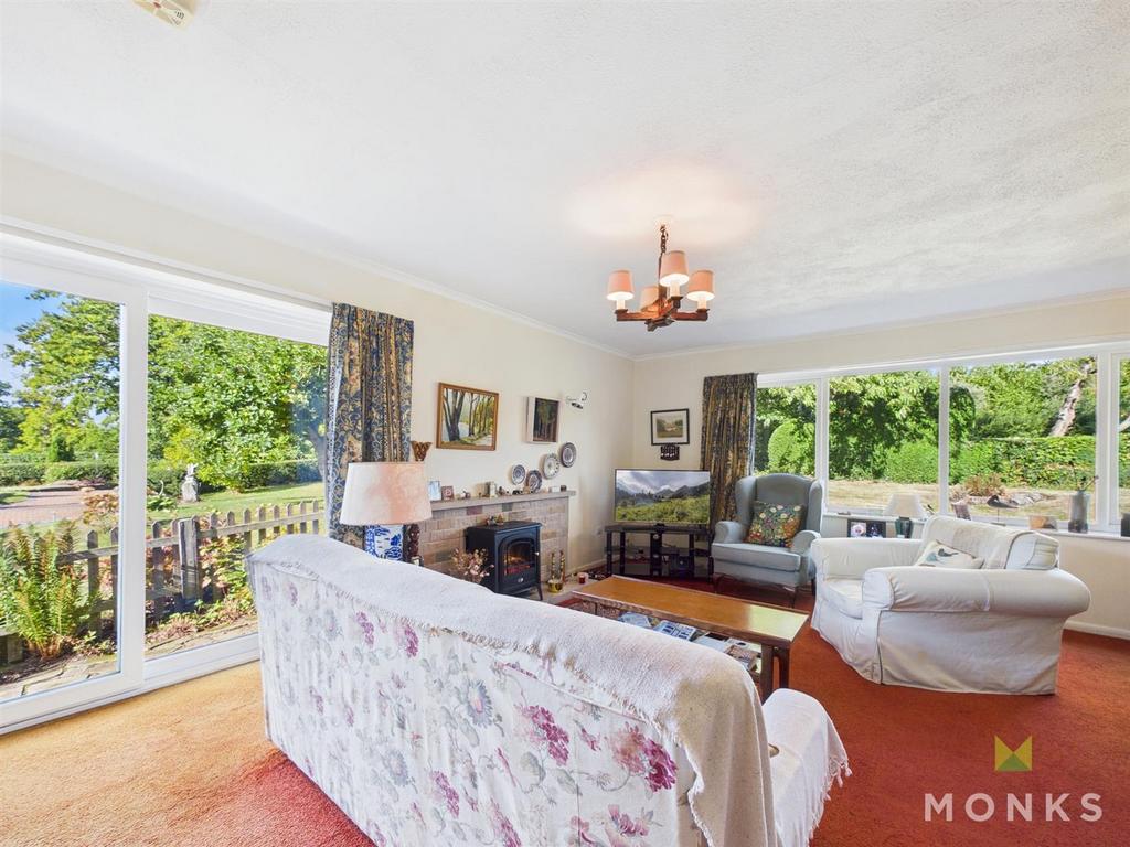 CAM01348 G0-PR0744-STILL021.jpg