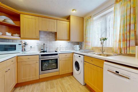 3 bedroom semi-detached house for sale, Porthmellin Close, Milton Keynes MK4