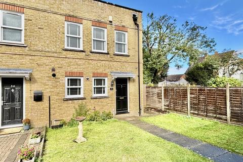 3 bedroom end of terrace house for sale, Conway Mews, Chatham