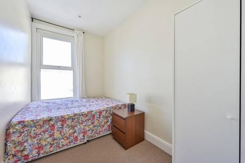 2 bedroom flat to rent, Hartfield Crescent, Wimbledon, London, SW19