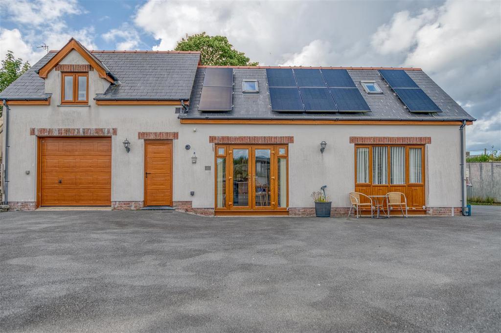 Annex/holiday let/garage