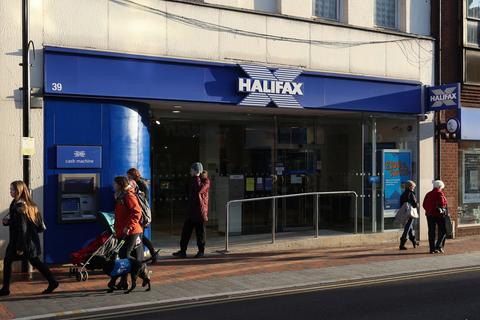 Retail property (high street) to rent, 39 High St Tonbridge TN9 1SQ