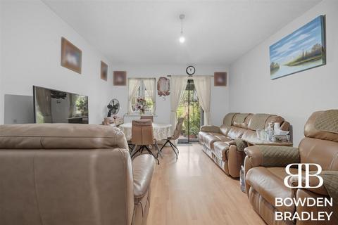 2 bedroom house for sale, Bexley Gardens, Chadwell Heath, RM6