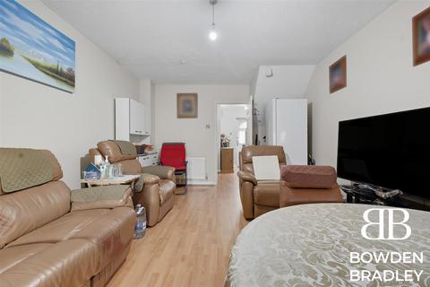 2 bedroom house for sale, Bexley Gardens, Chadwell Heath, RM6