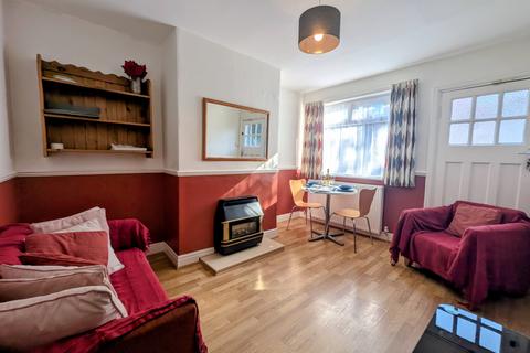 3 bedroom house to rent, Kelso Gardens, Woodhouse, Leeds