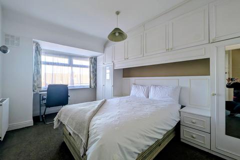 3 bedroom house to rent, Kelso Gardens, Woodhouse, Leeds