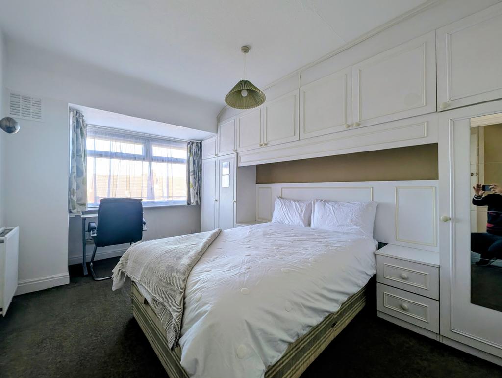 64 Kelso Gardens Bedroom
