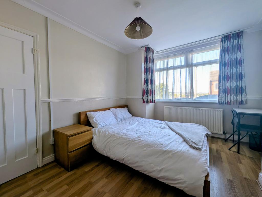 64 Kelso Gardens Bedroom ground floor