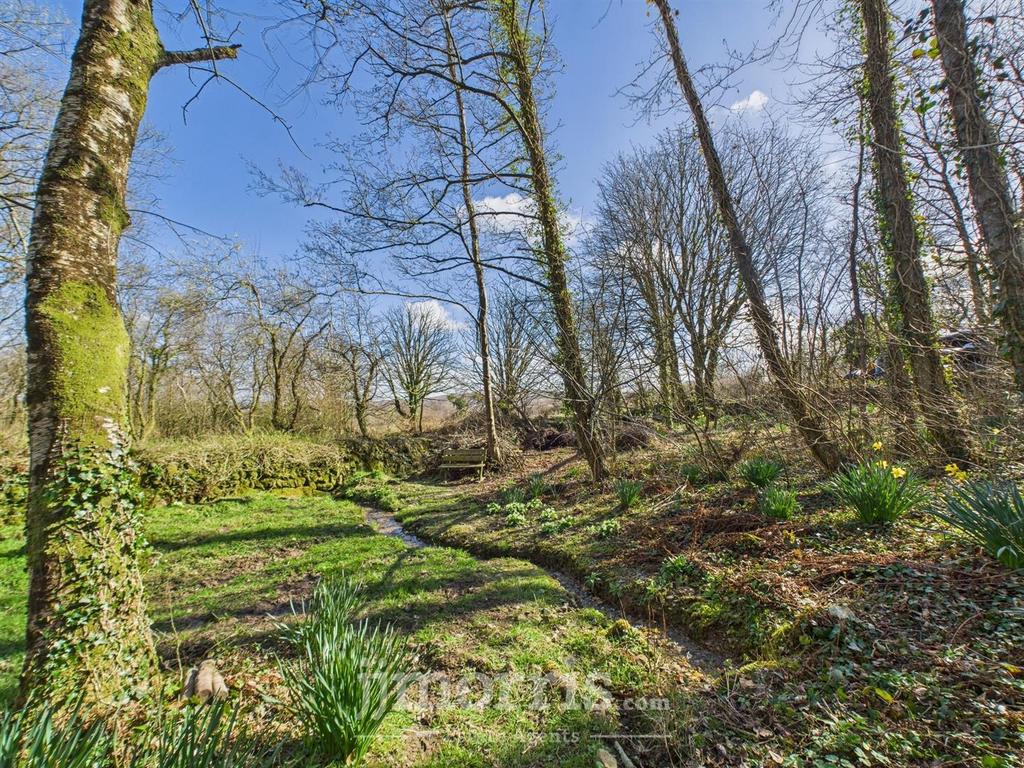 CAM02122 G0-PR0253-STILL011.jpg