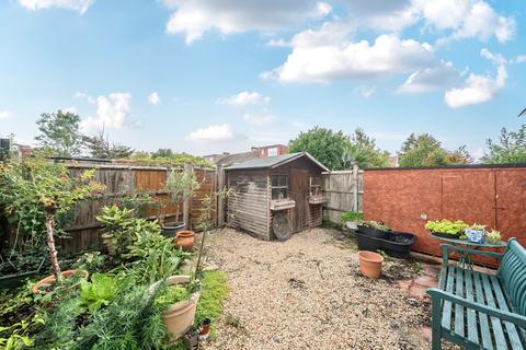 2 bedroom flat for sale, Grand Drive, Raynes Park, London, SW20