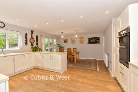 5 bedroom detached house for sale, Rainbow Field, Faygate RH12