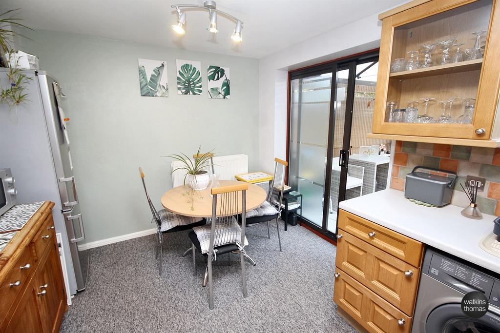Kitchen dining