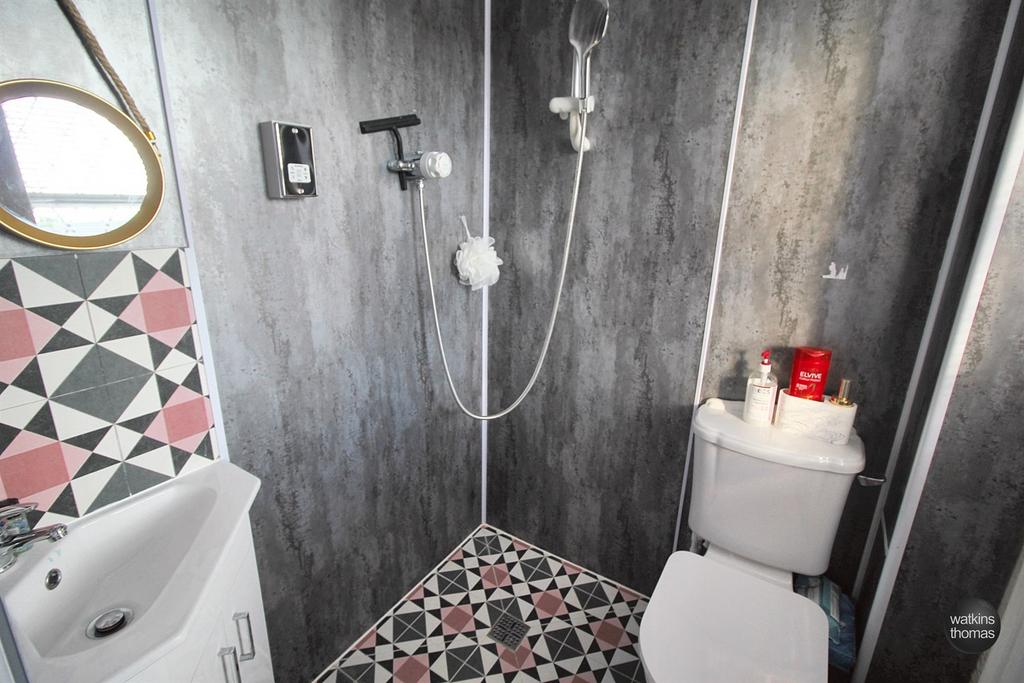 En suite wet room