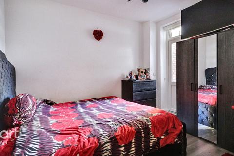 undefined, High Street South, London