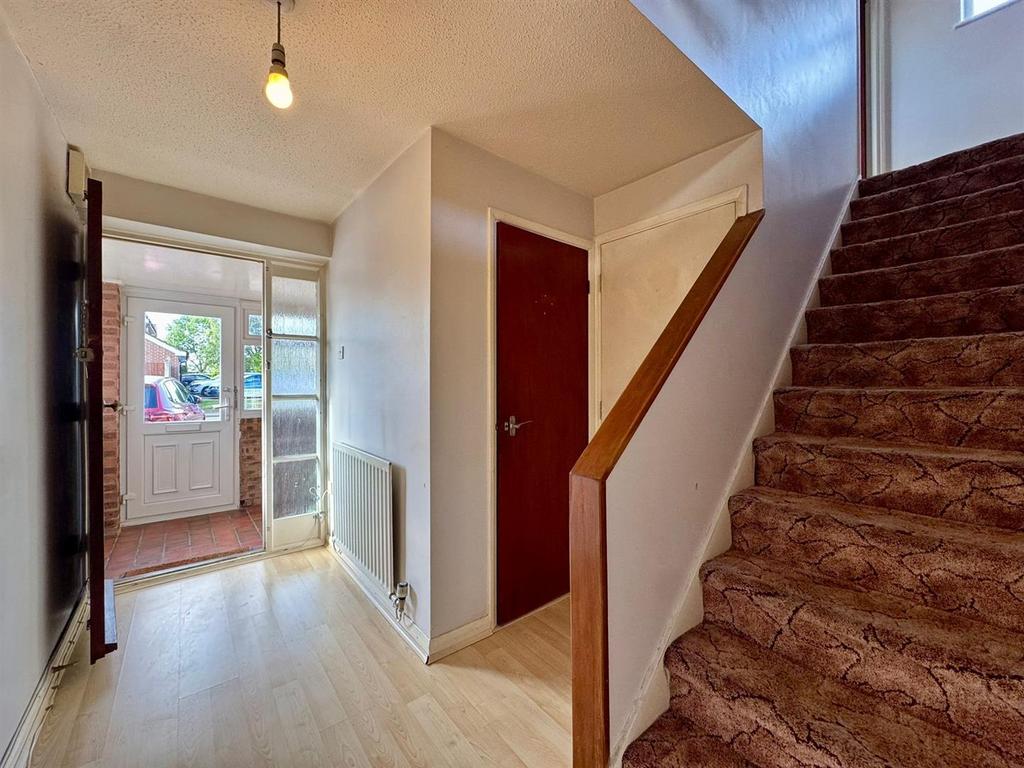 Entrance hall.jpg