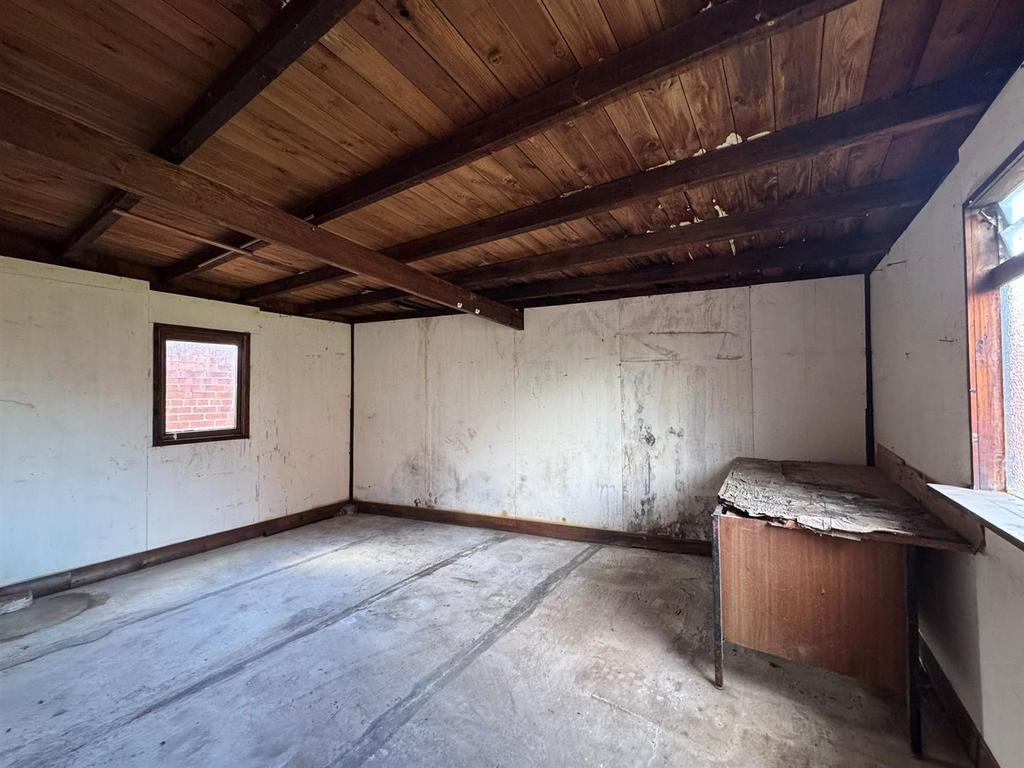 Garage 2.jpg