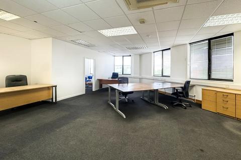 Office to rent, 288 Chase Rd London N14 6HF