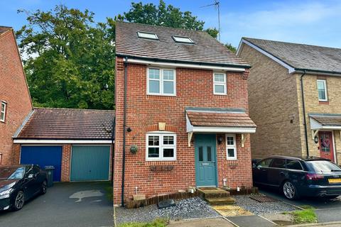 undefined, Gomer Road, BAGSHOT GU19