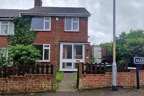 2 bedroom end of terrace house to rent, Keary Road, Swanscombe DA10