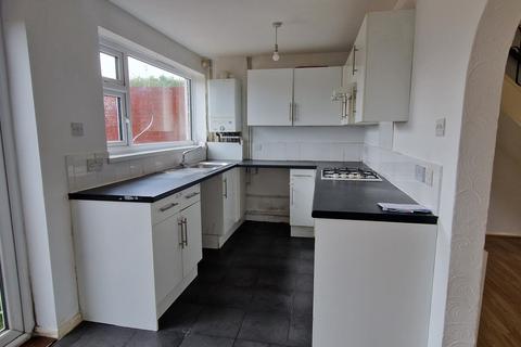 2 bedroom end of terrace house to rent, Keary Road, Swanscombe DA10