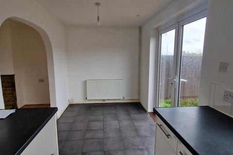 2 bedroom end of terrace house to rent, Keary Road, Swanscombe DA10